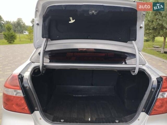 Серый Шевроле Авео, объемом двигателя 1.6 л и пробегом 260 тыс. км за 3400 $, фото 3 на Automoto.ua