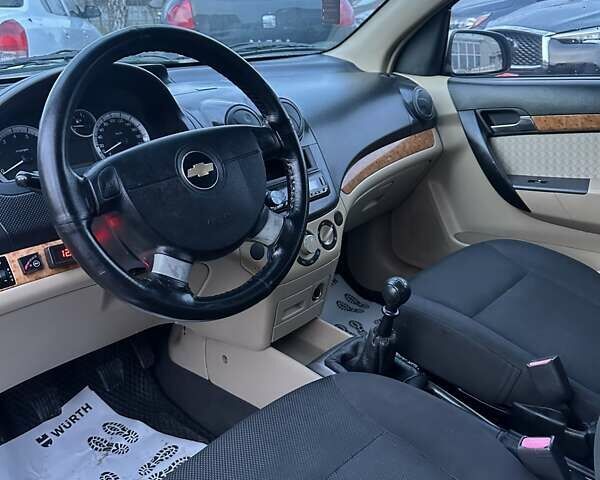 Серый Шевроле Авео, объемом двигателя 1.6 л и пробегом 308 тыс. км за 3700 $, фото 16 на Automoto.ua