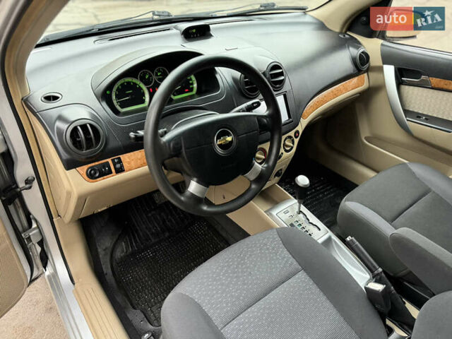 Серый Шевроле Авео, объемом двигателя 1.6 л и пробегом 175 тыс. км за 4350 $, фото 25 на Automoto.ua