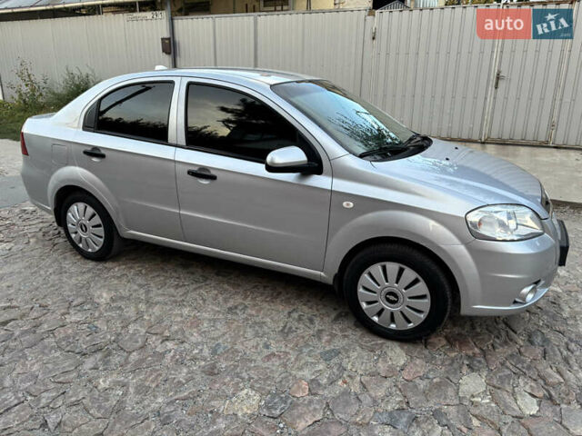 Серый Шевроле Авео, объемом двигателя 1.5 л и пробегом 165 тыс. км за 4900 $, фото 6 на Automoto.ua