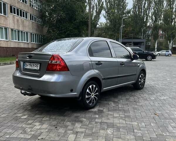 Серый Шевроле Авео, объемом двигателя 1.5 л и пробегом 199 тыс. км за 4200 $, фото 1 на Automoto.ua