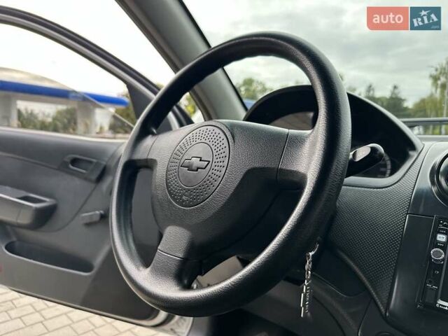 Серый Шевроле Авео, объемом двигателя 1.5 л и пробегом 193 тыс. км за 3450 $, фото 41 на Automoto.ua