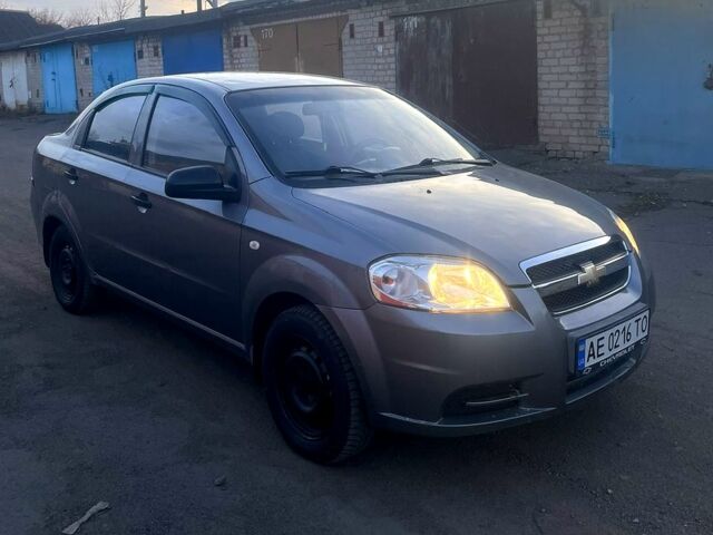 Серый Шевроле Авео, объемом двигателя 1.5 л и пробегом 151 тыс. км за 3350 $, фото 1 на Automoto.ua