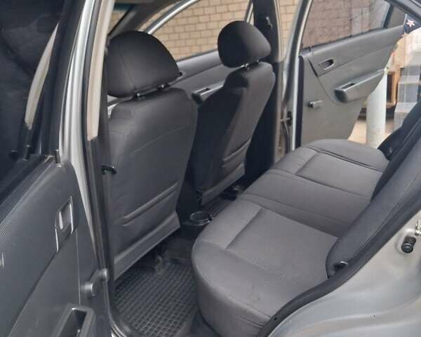 Сірий Шевроле Авео, об'ємом двигуна 1.5 л та пробігом 136 тис. км за 3500 $, фото 4 на Automoto.ua