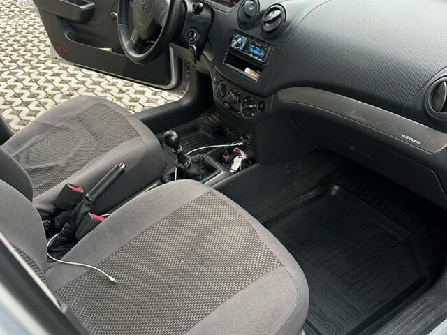 Серый Шевроле Авео, объемом двигателя 1.5 л и пробегом 120 тыс. км за 5999 $, фото 4 на Automoto.ua