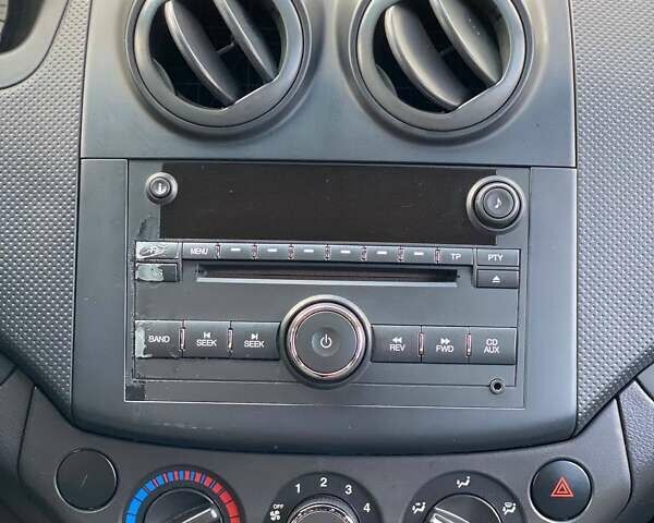 Серый Шевроле Авео, объемом двигателя 1.4 л и пробегом 174 тыс. км за 3300 $, фото 5 на Automoto.ua