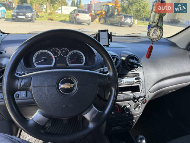 Серый Шевроле Авео, объемом двигателя 1.5 л и пробегом 153 тыс. км за 3900 $, фото 6 на Automoto.ua