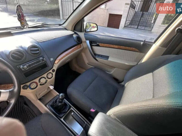 Серый Шевроле Авео, объемом двигателя 1.6 л и пробегом 141 тыс. км за 5000 $, фото 5 на Automoto.ua