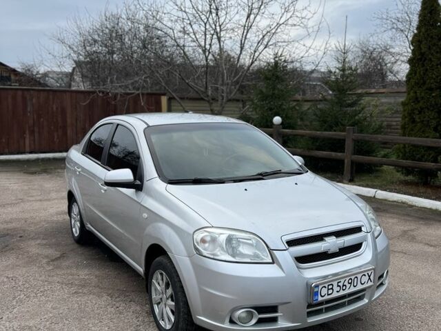 Серый Шевроле Авео, объемом двигателя 1.6 л и пробегом 213 тыс. км за 3700 $, фото 3 на Automoto.ua