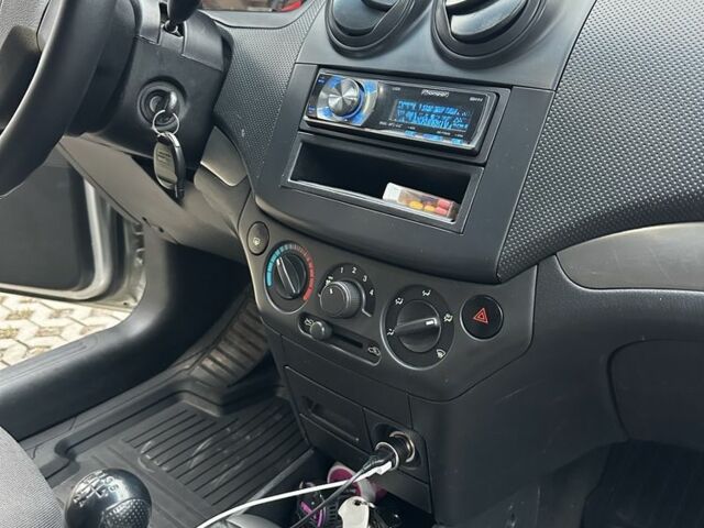 Серый Шевроле Авео, объемом двигателя 1.5 л и пробегом 120 тыс. км за 5999 $, фото 7 на Automoto.ua