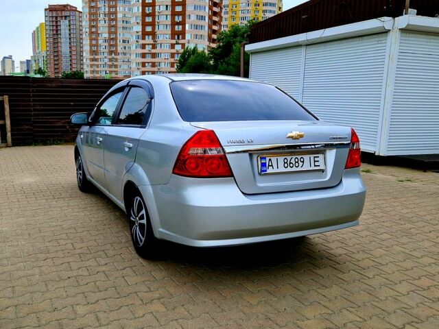Сірий Шевроле Авео, об'ємом двигуна 1.6 л та пробігом 220 тис. км за 4200 $, фото 2 на Automoto.ua