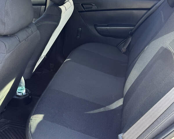 Серый Шевроле Авео, объемом двигателя 1.5 л и пробегом 153 тыс. км за 3900 $, фото 10 на Automoto.ua