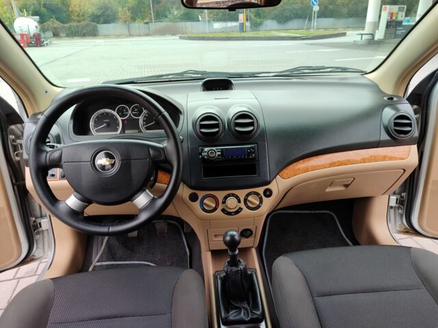 Серый Шевроле Авео, объемом двигателя 1.6 л и пробегом 90 тыс. км за 4800 $, фото 6 на Automoto.ua