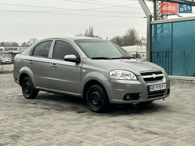 Серый Шевроле Авео, объемом двигателя 1.5 л и пробегом 415 тыс. км за 2799 $, фото 2 на Automoto.ua