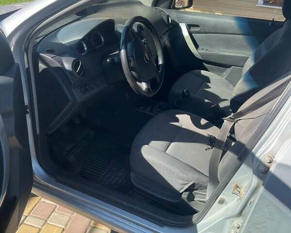 Сірий Шевроле Авео, об'ємом двигуна 1.5 л та пробігом 150 тис. км за 3800 $, фото 4 на Automoto.ua