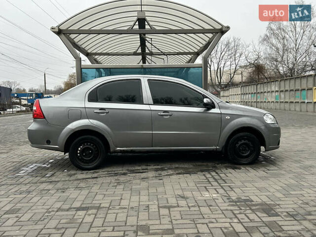 Серый Шевроле Авео, объемом двигателя 1.5 л и пробегом 415 тыс. км за 2799 $, фото 3 на Automoto.ua
