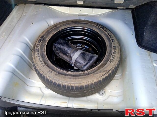 Сірий Шевроле Авео, об'ємом двигуна 1.8 л та пробігом 180 тис. км за 4200 $, фото 2 на Automoto.ua