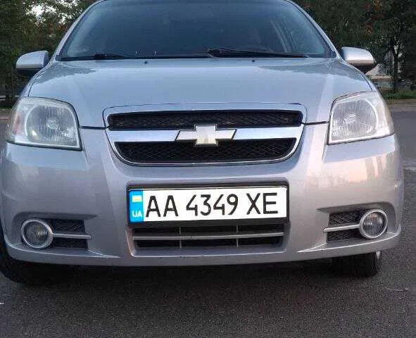 Сірий Шевроле Авео, об'ємом двигуна 1.5 л та пробігом 218 тис. км за 3950 $, фото 2 на Automoto.ua