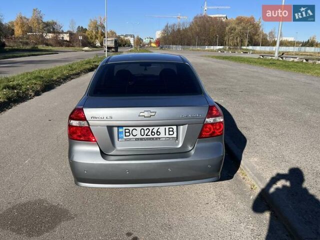 Серый Шевроле Авео, объемом двигателя 1.5 л и пробегом 208 тыс. км за 4400 $, фото 3 на Automoto.ua