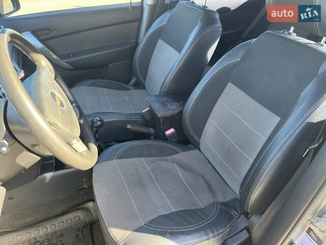 Серый Шевроле Авео, объемом двигателя 1.5 л и пробегом 208 тыс. км за 4400 $, фото 12 на Automoto.ua