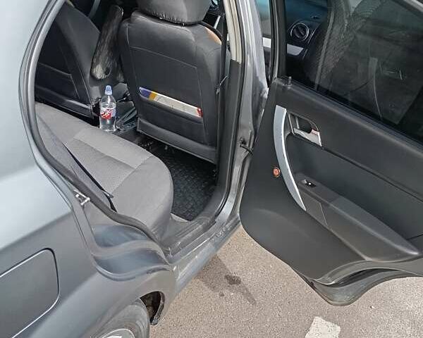 Сірий Шевроле Авео, об'ємом двигуна 1.5 л та пробігом 210 тис. км за 4000 $, фото 3 на Automoto.ua