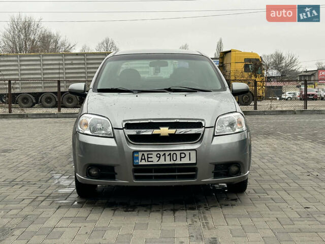 Серый Шевроле Авео, объемом двигателя 1.5 л и пробегом 415 тыс. км за 2799 $, фото 1 на Automoto.ua