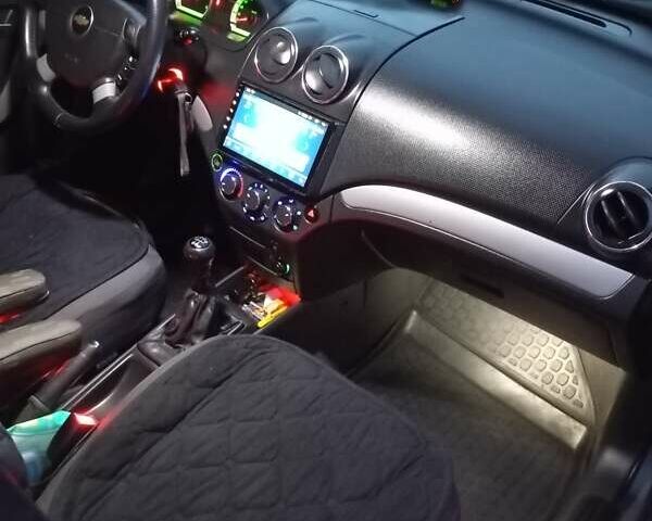 Сірий Шевроле Авео, об'ємом двигуна 1.5 л та пробігом 210 тис. км за 4000 $, фото 6 на Automoto.ua