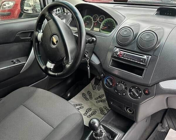 Серый Шевроле Авео, объемом двигателя 1.5 л и пробегом 160 тыс. км за 3700 $, фото 11 на Automoto.ua