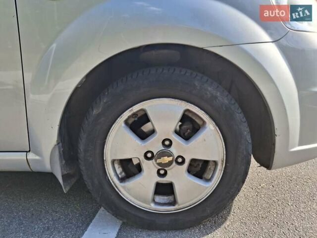 Серый Шевроле Авео, объемом двигателя 1.5 л и пробегом 180 тыс. км за 5000 $, фото 14 на Automoto.ua