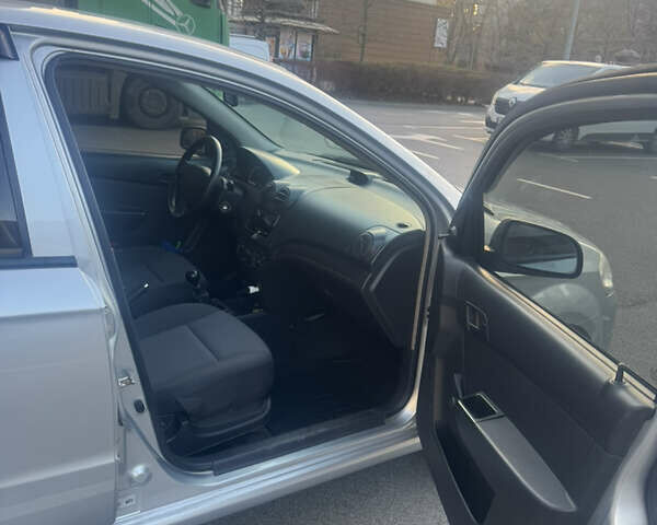 Сірий Шевроле Авео, об'ємом двигуна 1.5 л та пробігом 98 тис. км за 4100 $, фото 7 на Automoto.ua