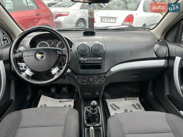 Серый Шевроле Авео, объемом двигателя 1.5 л и пробегом 166 тыс. км за 3900 $, фото 12 на Automoto.ua