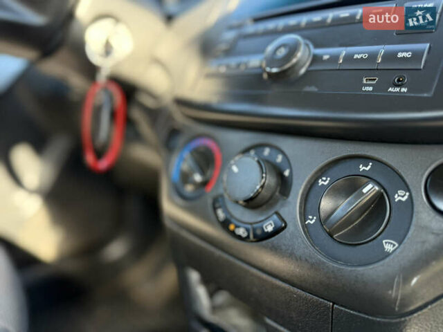 Шевроле Авео 2010 в Ивано-Франковске на Automoto.ua Серый Шевроле Авео, объемом двигателя 1.4 л и пробегом 92 тыс. км за 3990 $, фото 7 на Automoto.ua