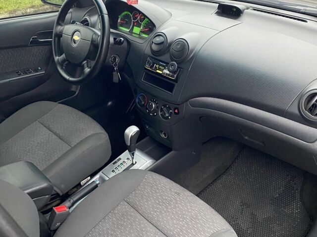 Серый Шевроле Авео, объемом двигателя 1.5 л и пробегом 160 тыс. км за 4950 $, фото 4 на Automoto.ua