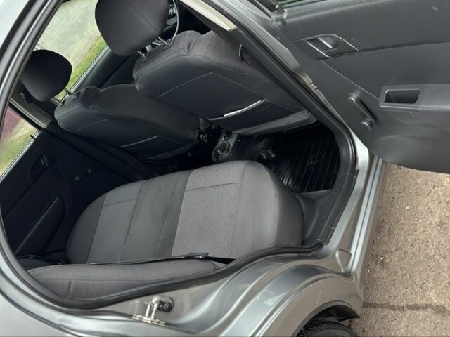 Серый Шевроле Авео, объемом двигателя 1.5 л и пробегом 167 тыс. км за 4500 $, фото 12 на Automoto.ua