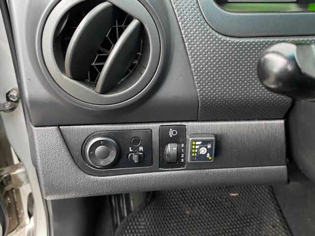 Серый Шевроле Авео, объемом двигателя 1.5 л и пробегом 160 тыс. км за 4950 $, фото 11 на Automoto.ua