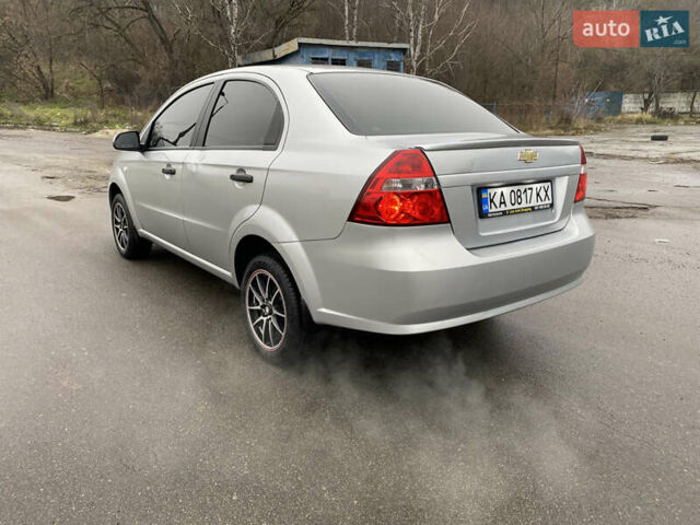 Сірий Шевроле Авео, об'ємом двигуна 1.5 л та пробігом 175 тис. км за 4950 $, фото 2 на Automoto.ua