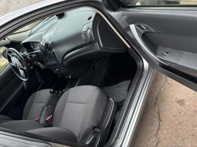 Серый Шевроле Авео, объемом двигателя 1.5 л и пробегом 167 тыс. км за 4500 $, фото 11 на Automoto.ua