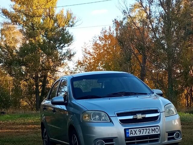 Серый Шевроле Авео, объемом двигателя 1.5 л и пробегом 110 тыс. км за 4000 $, фото 2 на Automoto.ua