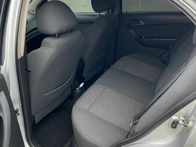 Серый Шевроле Авео, объемом двигателя 1.5 л и пробегом 160 тыс. км за 4950 $, фото 6 на Automoto.ua