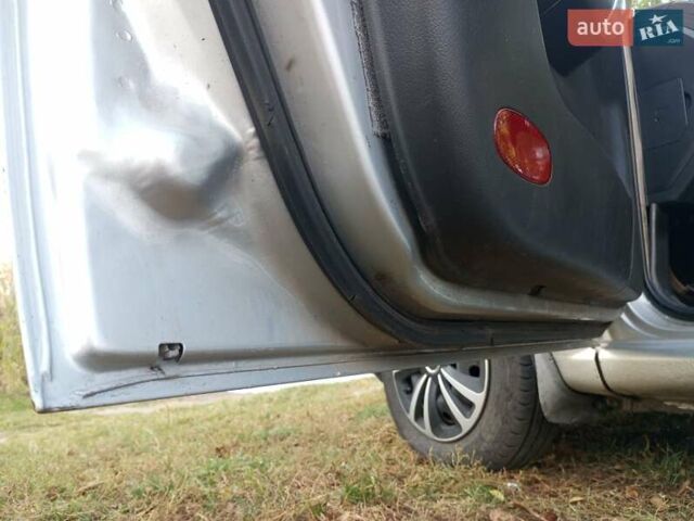 Сірий Шевроле Авео, об'ємом двигуна 1.5 л та пробігом 110 тис. км за 3900 $, фото 1 на Automoto.ua