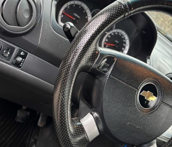 Серый Шевроле Авео, объемом двигателя 1.5 л и пробегом 167 тыс. км за 4500 $, фото 6 на Automoto.ua