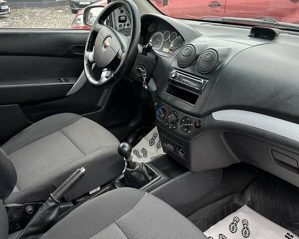 Серый Шевроле Авео, объемом двигателя 1.5 л и пробегом 166 тыс. км за 3900 $, фото 7 на Automoto.ua