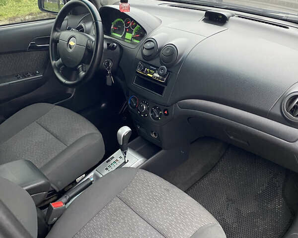 Сірий Шевроле Авео, об'ємом двигуна 1.5 л та пробігом 175 тис. км за 4950 $, фото 4 на Automoto.ua
