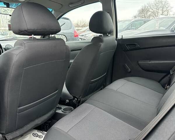 Серый Шевроле Авео, объемом двигателя 1.5 л и пробегом 166 тыс. км за 3900 $, фото 8 на Automoto.ua