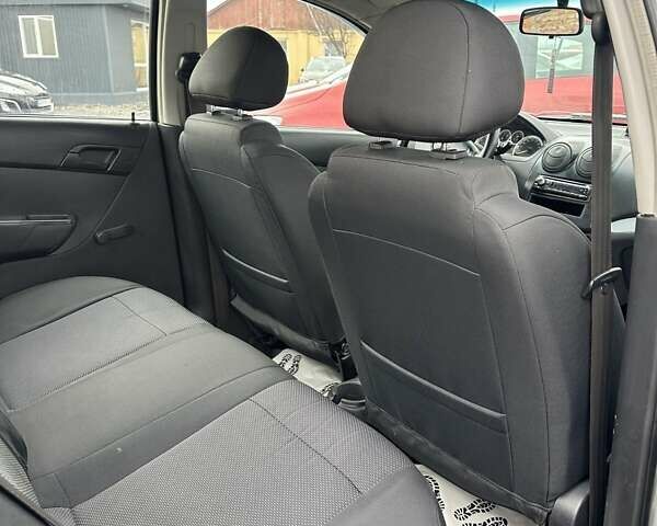 Серый Шевроле Авео, объемом двигателя 1.5 л и пробегом 166 тыс. км за 3900 $, фото 19 на Automoto.ua