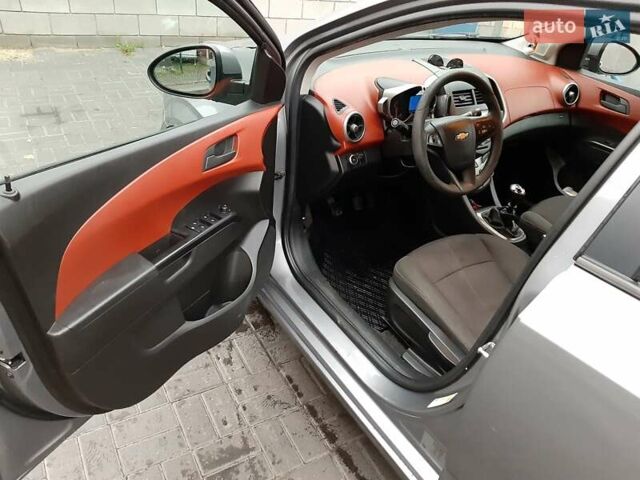 Сірий Шевроле Авео, об'ємом двигуна 1.4 л та пробігом 147 тис. км за 6400 $, фото 9 на Automoto.ua