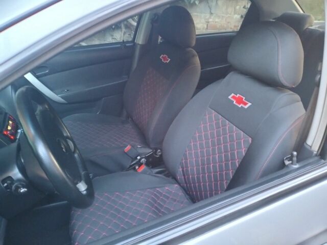 Сірий Шевроле Авео, об'ємом двигуна 1.5 л та пробігом 270 тис. км за 4100 $, фото 4 на Automoto.ua