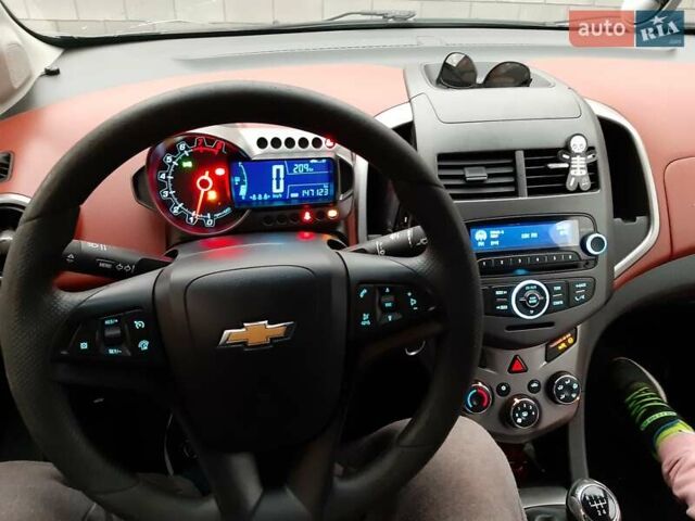 Сірий Шевроле Авео, об'ємом двигуна 1.4 л та пробігом 147 тис. км за 6400 $, фото 18 на Automoto.ua