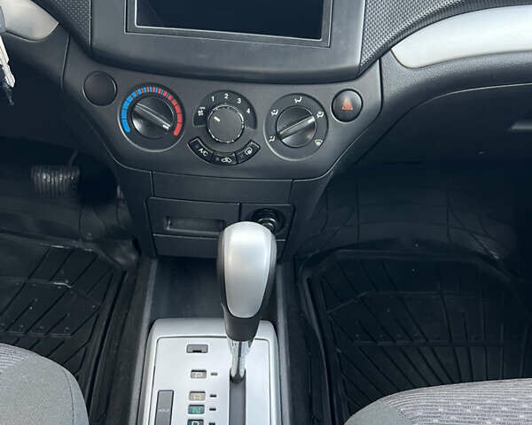 Серый Шевроле Авео, объемом двигателя 0 л и пробегом 140 тыс. км за 5450 $, фото 16 на Automoto.ua