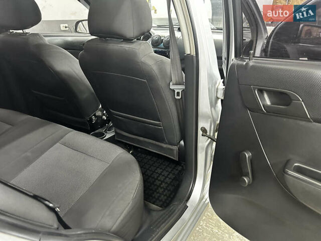 Серый Шевроле Авео, объемом двигателя 1.5 л и пробегом 195 тыс. км за 5200 $, фото 21 на Automoto.ua
